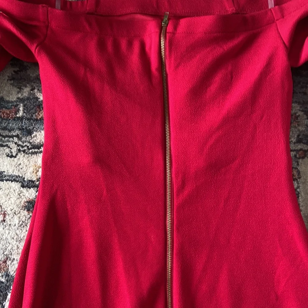 Short of the shoulder dress - Picture 3 of 3
